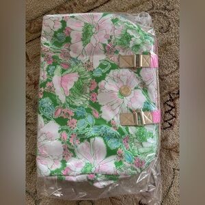 New Lilly Pullitzer GWP 2026 LARGE Weekender bag Floral Green and Pink Travel